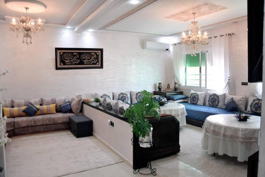 Appartement Azurite - Traditionnel & Spacieux Fez Bagian luar foto
