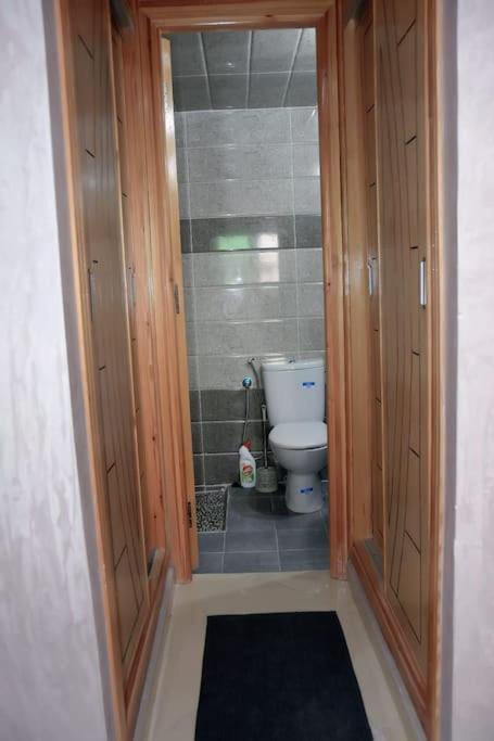Appartement Azurite - Traditionnel & Spacieux Fez Bagian luar foto