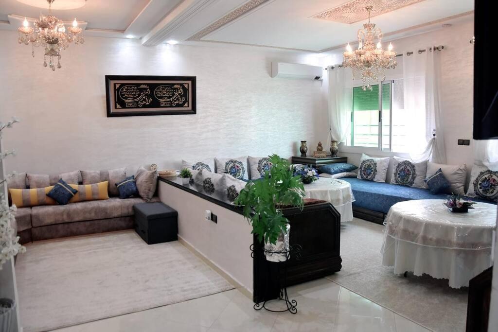 Appartement Azurite - Traditionnel & Spacieux Fez Bagian luar foto