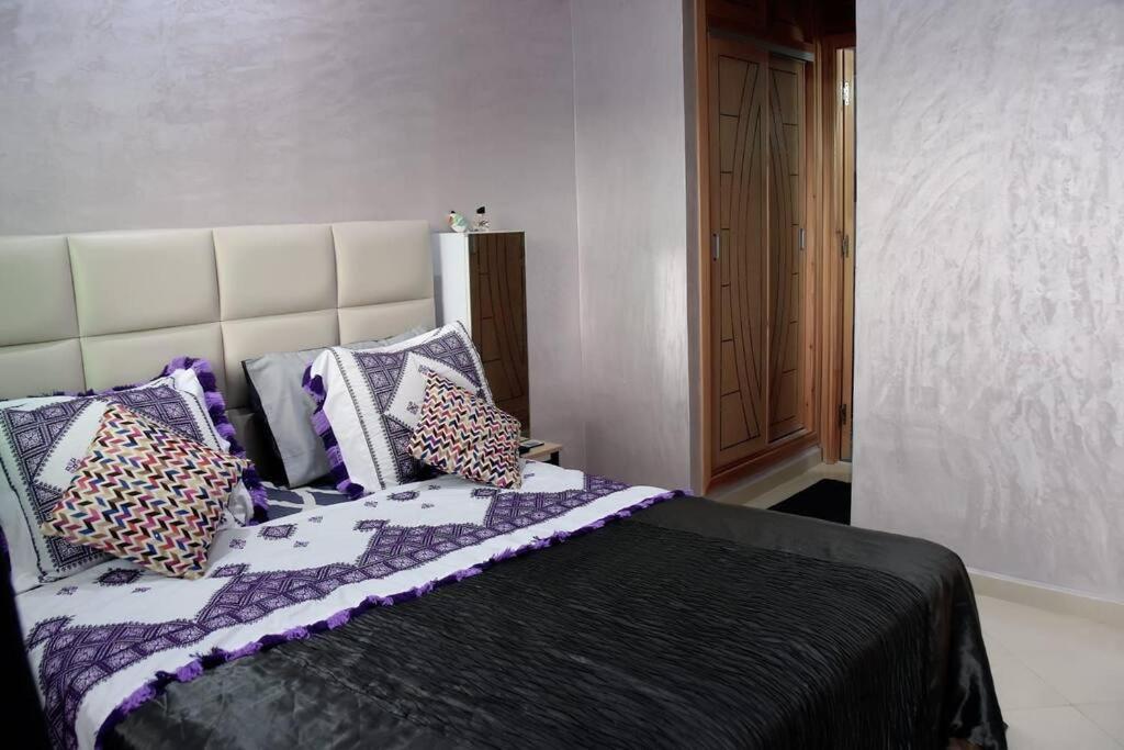 Appartement Azurite - Traditionnel & Spacieux Fez Bagian luar foto