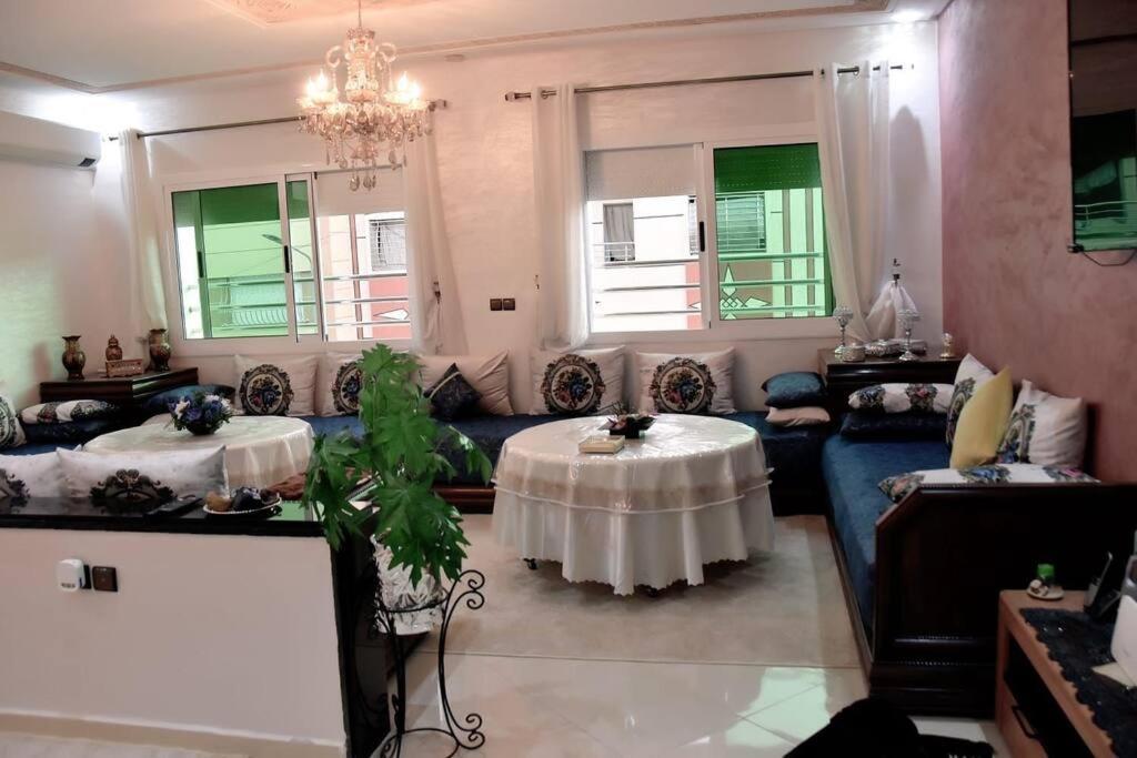 Appartement Azurite - Traditionnel & Spacieux Fez Bagian luar foto