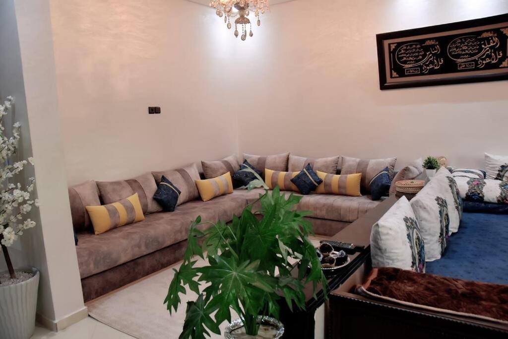 Appartement Azurite - Traditionnel & Spacieux Fez Bagian luar foto